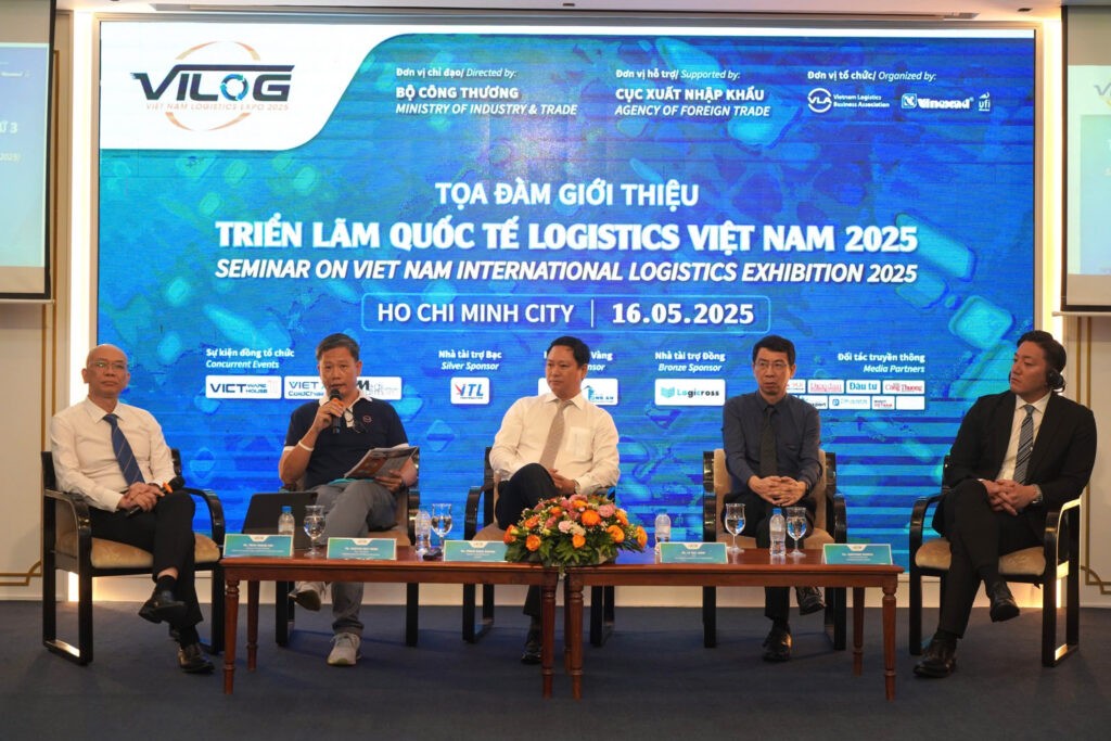 Lộ trình 12 tháng: các mốc hành động cụ thể - Chuyển đổi số Logistics Việt Nam