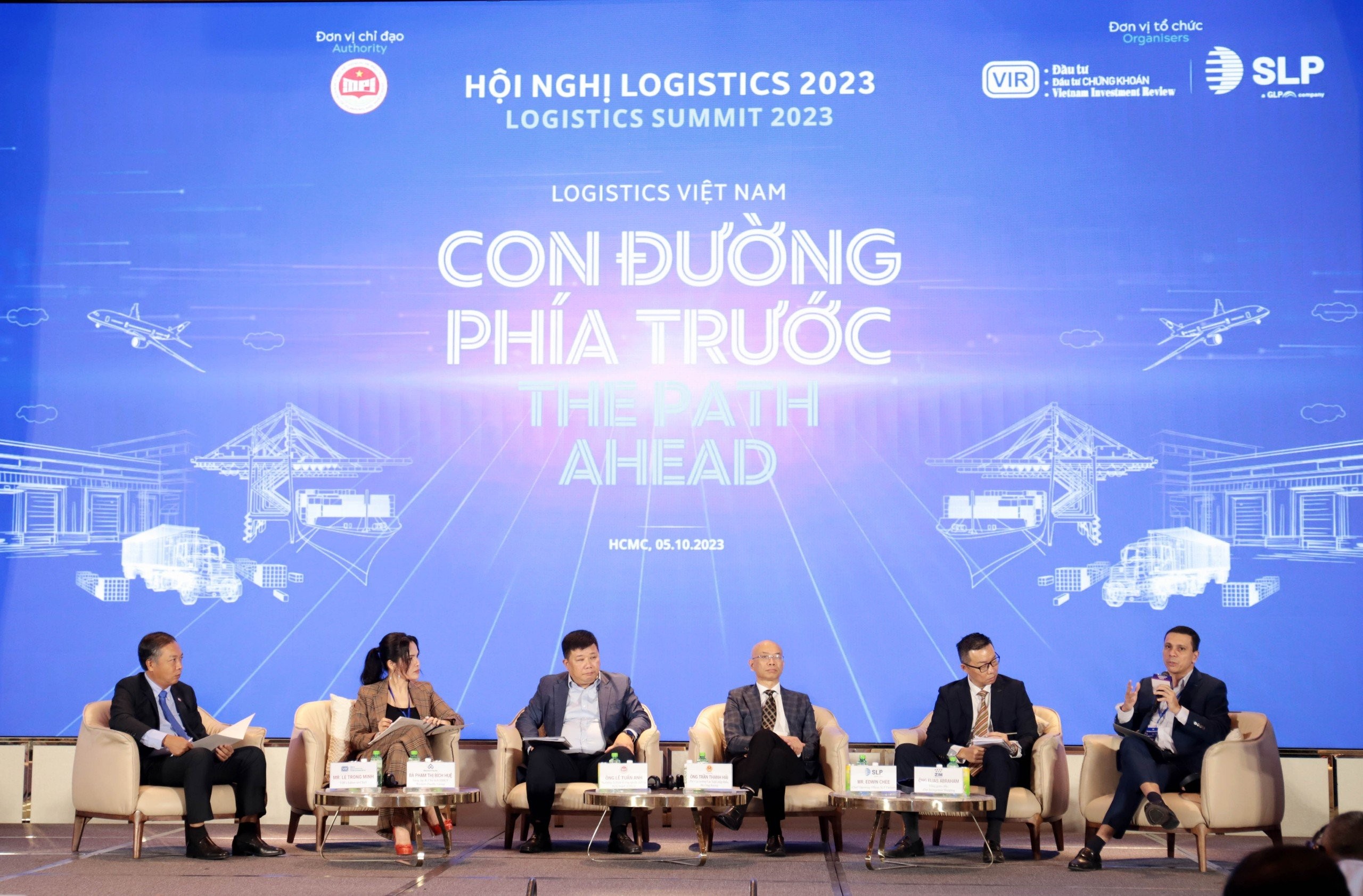 Bứt phá tăng trưởng logistics Việt Nam nhờ hạ tầng và vốn đầu tư