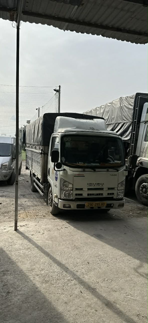 Xe tải Isuzu của đội xe